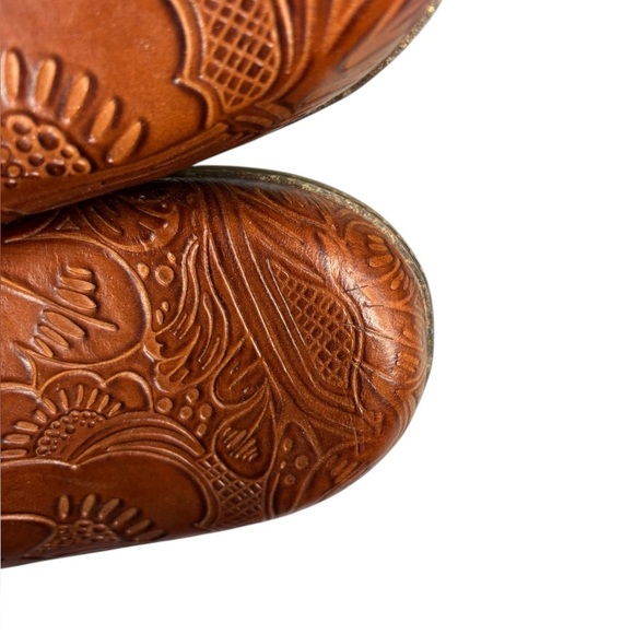 Brioso the Robson Tooled Leather Clogs Women's Size 7 - Picture 7 of 12
